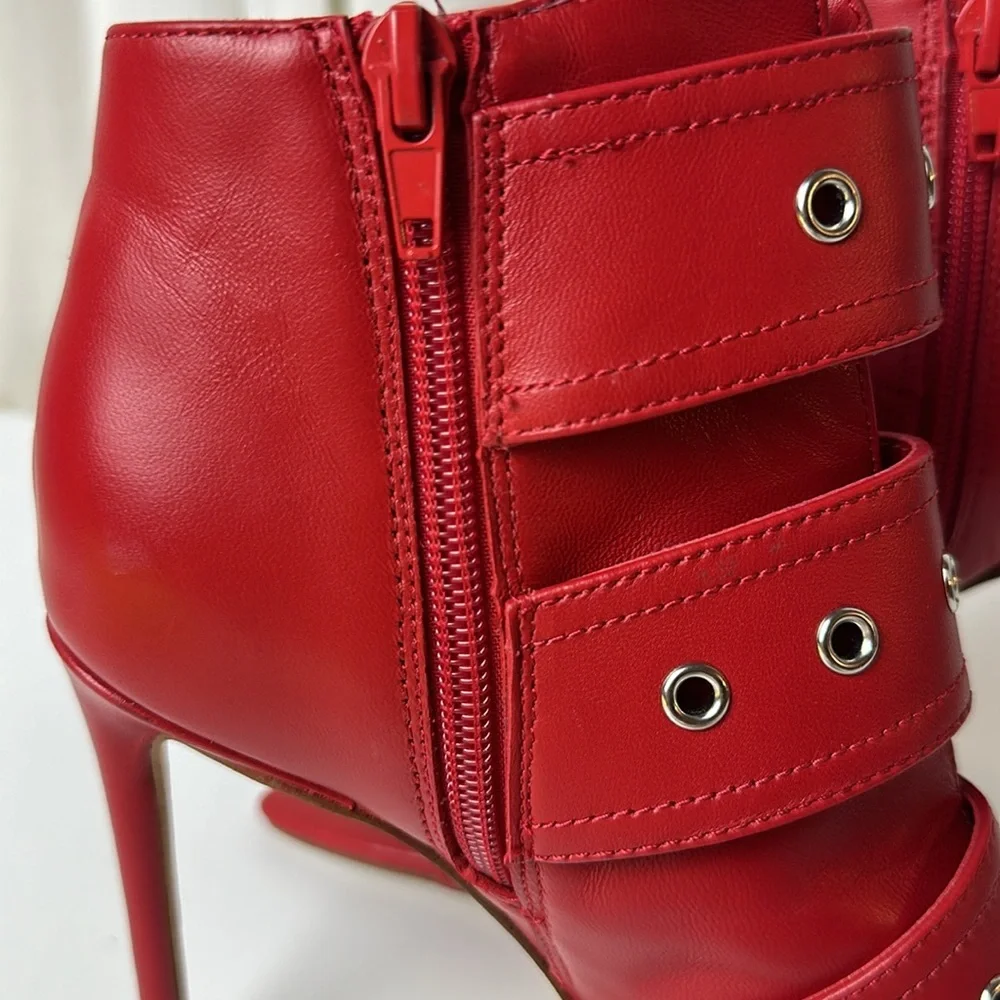 Steve Madden Maxence Leather Buckle Detail Booties - Picture 7 of 11
